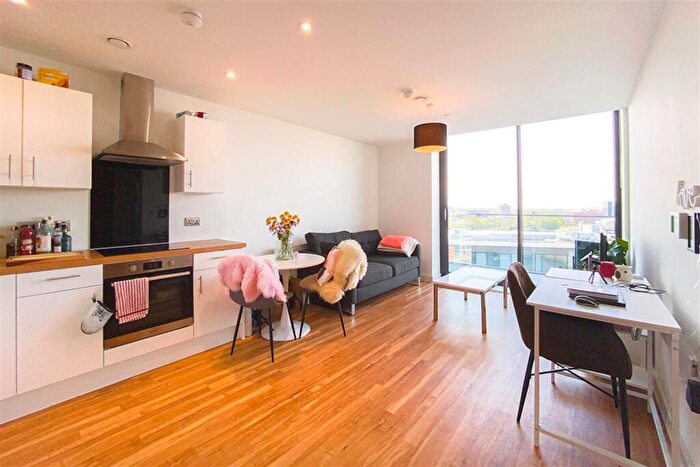 1 Bedroom Apartment To Rent In Manchester Waters, Old Trafford, M16