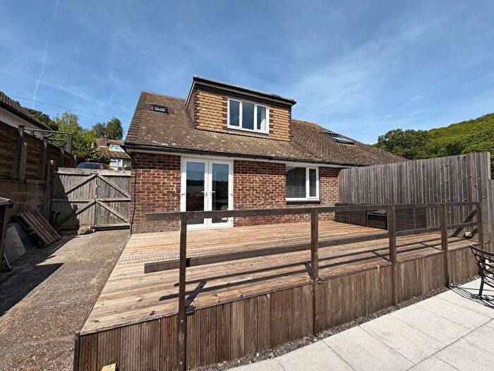 3 Bedroom Semi-Detached House For Sale In High Ridge, Hythe, CT21