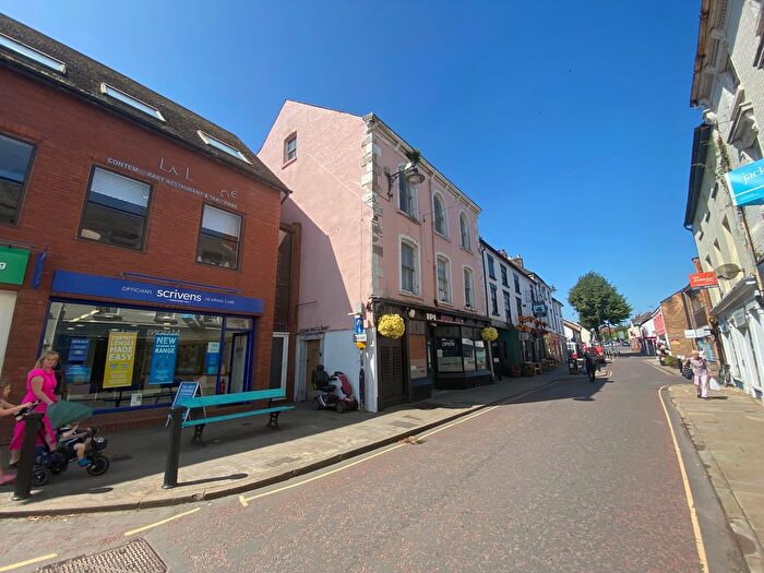 2 Bedroom Flat To Rent In West Street, Leominster, HR6