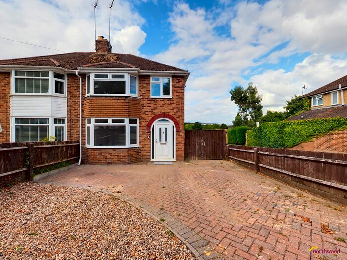 3 Bedroom Semi-Detached House To Rent In Sinclair Avenue, Banbury, OX16