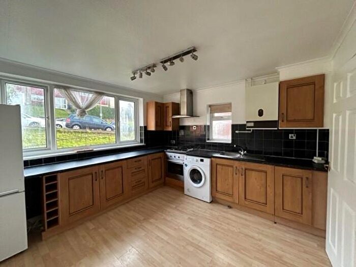 2 Bedroom Maisonette To Rent In Brendon Avenue, LU2