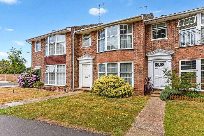 3 Bedroom Terraced House For Sale In Grassmere Close, Felpham, PO22