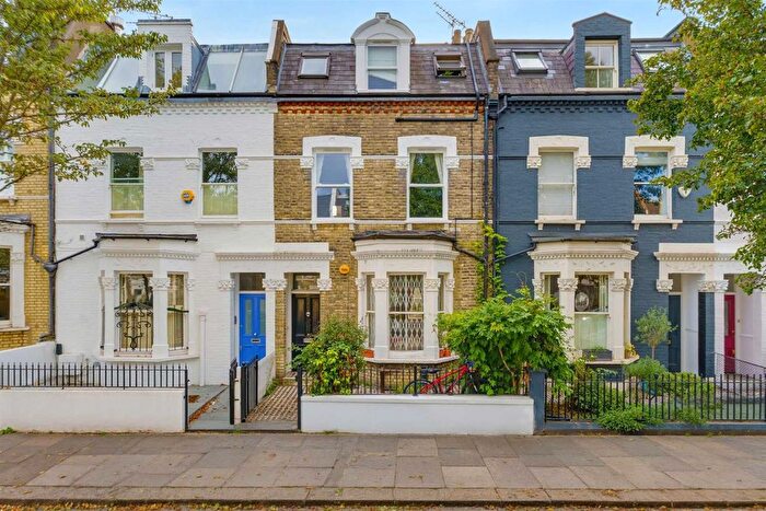 2 Bedroom Flat For Sale In St. Maur Road, London, SW6