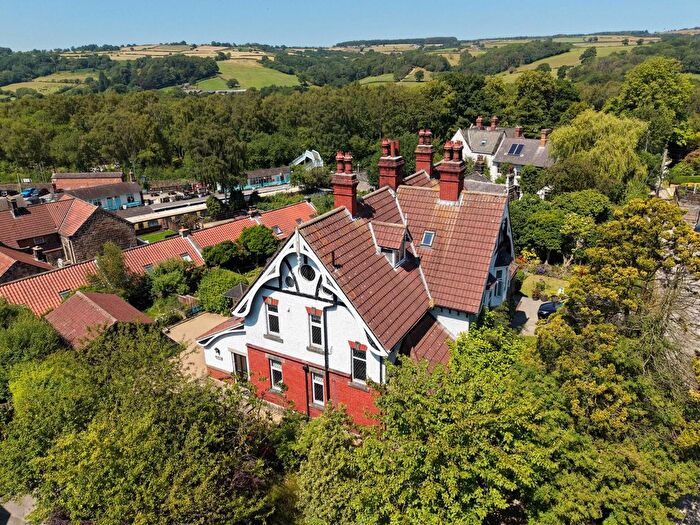 5 Bedroom Semi-Detached House For Sale In Office Row, Grosmont, Whitby, YO22