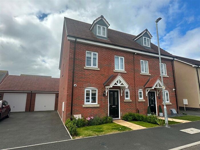 3 Bedroom Semi-Detached House To Rent In Wentworth Drive, Corby, NN17