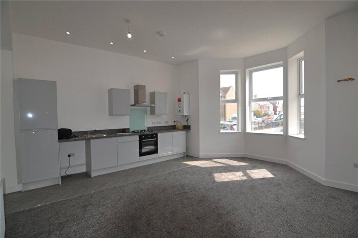 1 Bedroom Apartment To Rent In South Parade, Whitley Bay, NE26