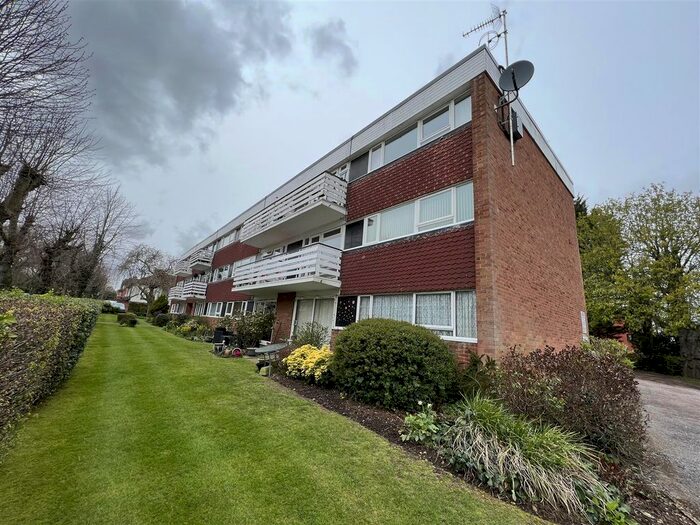 2 Bedroom Flat To Rent In Highmead Court, Sawyers Hall Lane, Brentwood, CM15
