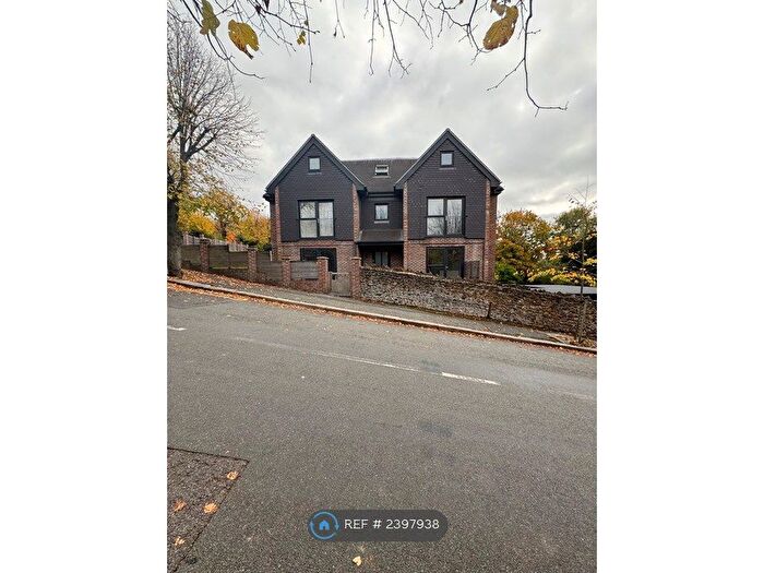 2 Bedroom Maisonette To Rent In Grandeur Heights, Purley, CR8