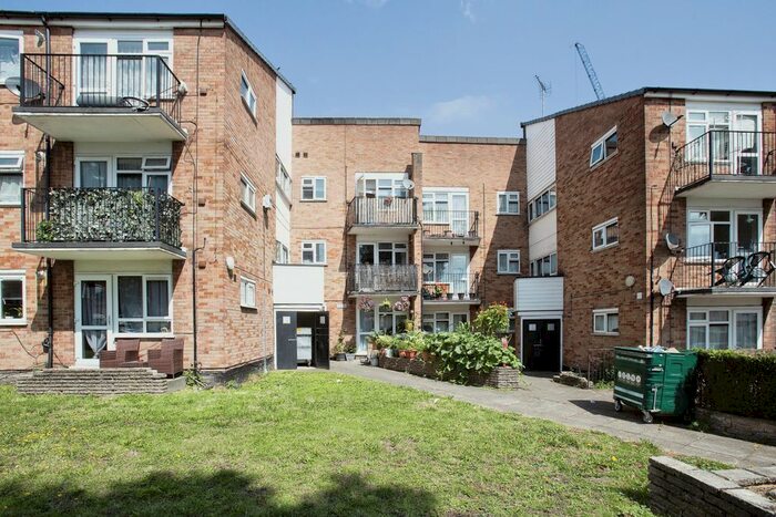 1 Bedroom Flat To Rent In Vallentin Road, Walthamstow, London, E17