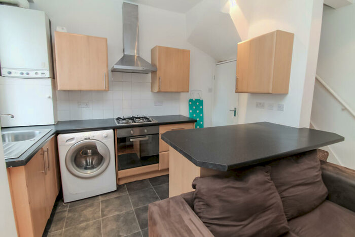 3 Bedroom Terraced House To Rent In Harold Mount, Hyde Park, Leeds, LS6