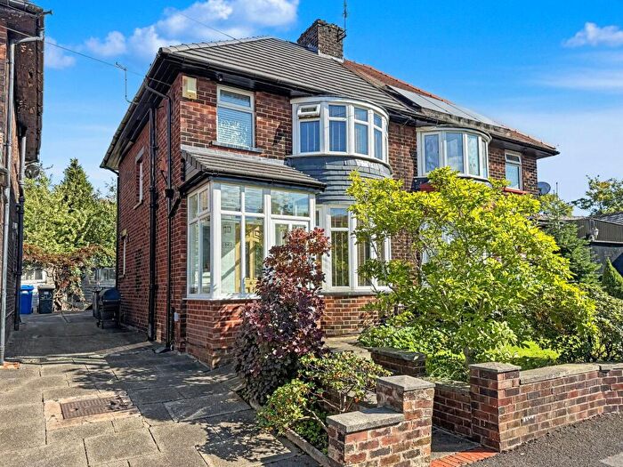 3 Bedroom Semi-Detached House For Sale In Hardmans Road, Whitefield, M45
