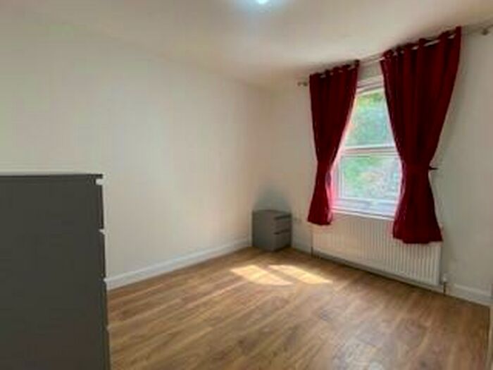 Studio To Rent In Town Centre, LU1
