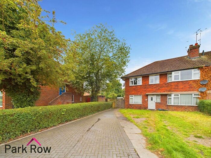 2 Bedroom Apartment For Sale In Top Stone Close, Burton Salmon, Leeds, LS25