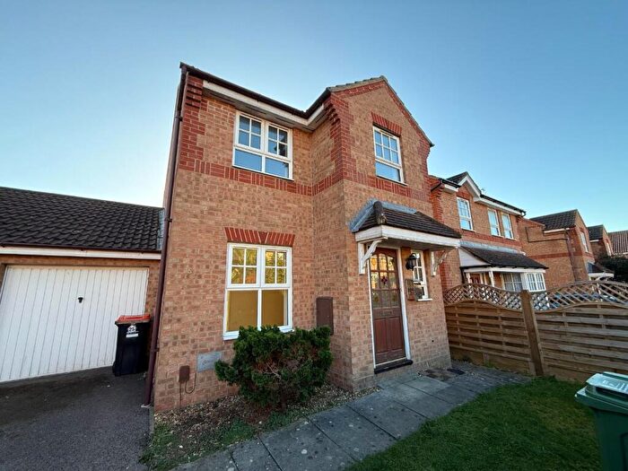3 Bedroom Detached House To Rent In Oldbrook, MK6