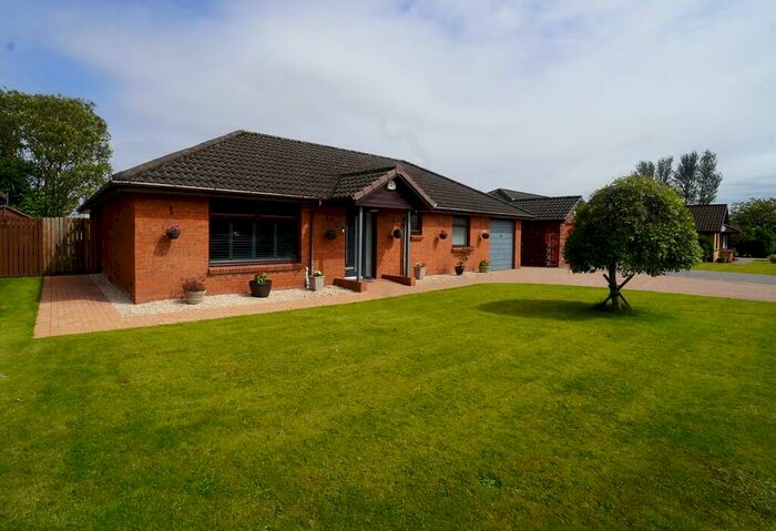 3 Bedroom Detached Bungalow For Sale In Annathill Gardens, Annathill, ML5
