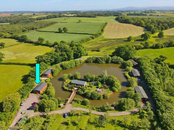 3 Bedroom Park Home For Sale In Hatherleigh Road, Winkleigh, EX19