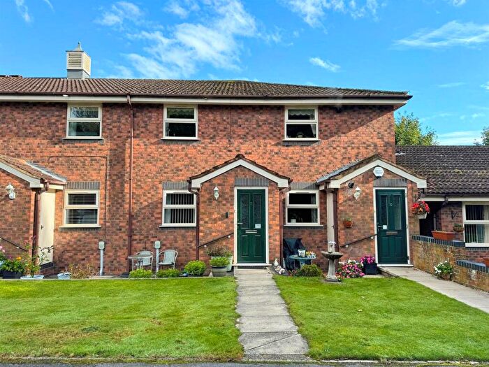2 Bedroom Apartment For Sale In Tudor Court, Beverley Road, Willerby, Hull, HU10