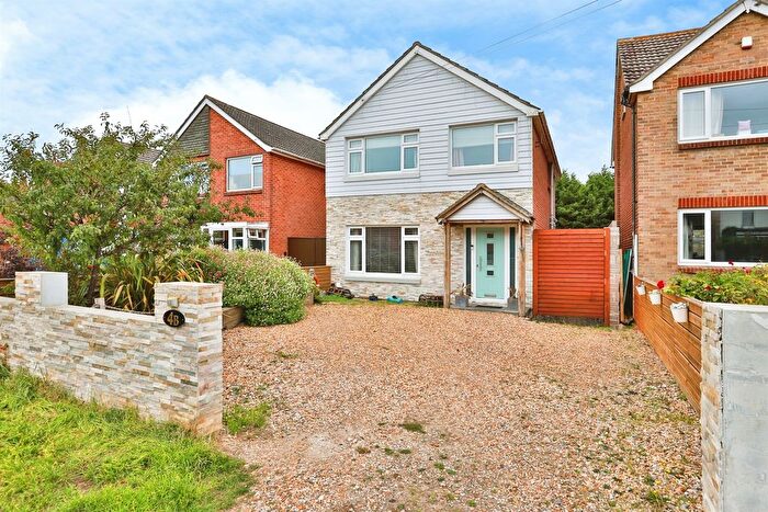 3 Bedroom Detached House For Sale In Darracott Road, Bournemouth, BH5