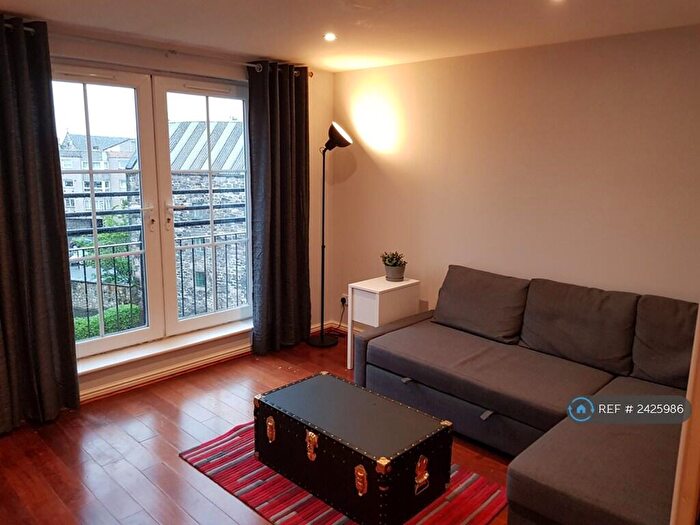 2 Bedroom Flat To Rent In Giles Street, Edinburgh, EH6