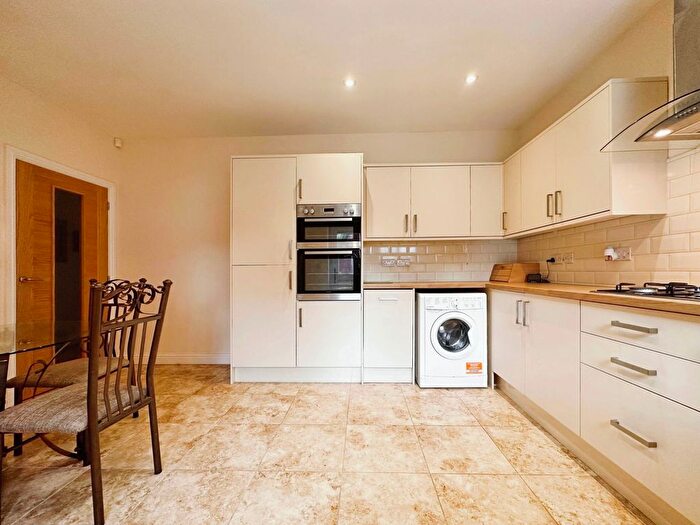2 Bedroom Bungalow For Sale In Bagridge Road, Castlecroft, Wolverhampton, WV3