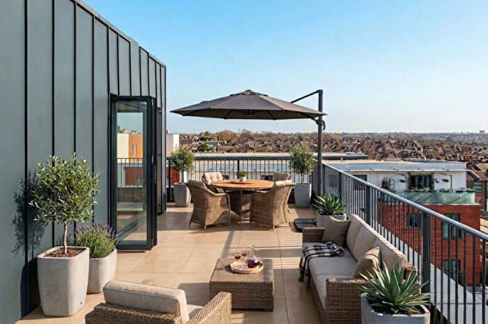 3 Bedroom Apartment For Sale In Southchurch Road, Southend-on-Sea, SS1
