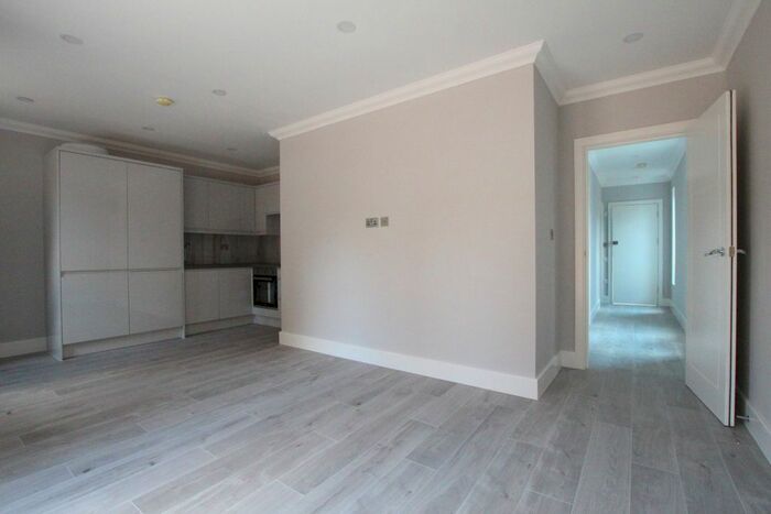 2 Bedroom Flat To Rent In Baronet Grove, London, N17