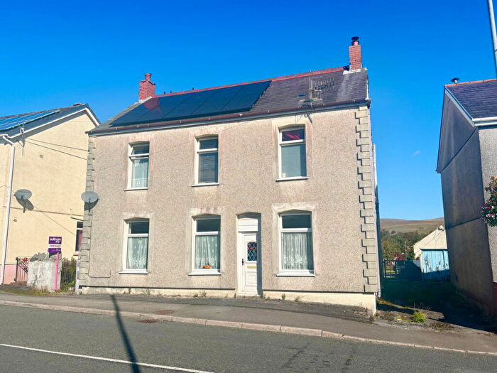 4 Bedroom Detached House For Sale In Gwilym Road, Cwmllynfell, Swansea, SA9