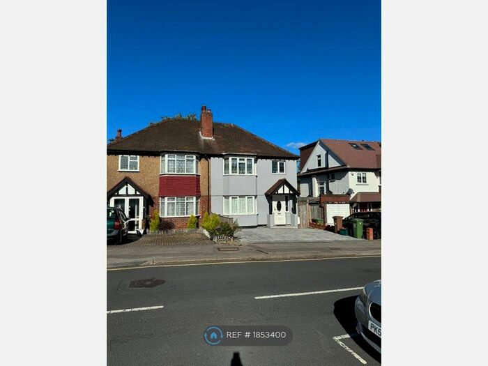 3 Bedroom Semi-Detached House To Rent In Mulgrave Road, Cheam, Sutton, SM2