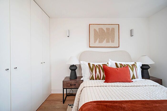 2 Bedroom Flat For Sale In Loft House, Middlesex Street, Spitalfields, London, E1
