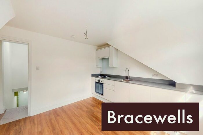 1 Bedroom Flat To Rent In Middle Lane, London, N8