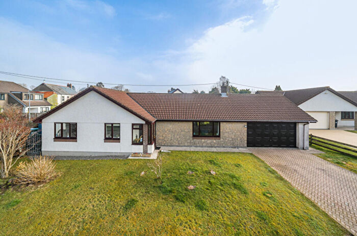 4 Bedroom Detached Bungalow For Sale In Penhole Close, Coads Green, Launceston, Cornwall, PL15