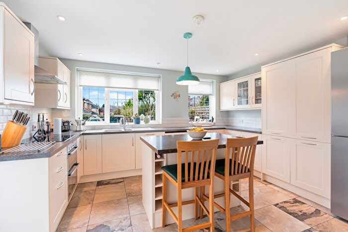 4 Bedroom Detached House For Sale In Pinkneys Road, Maidenhead, SL6