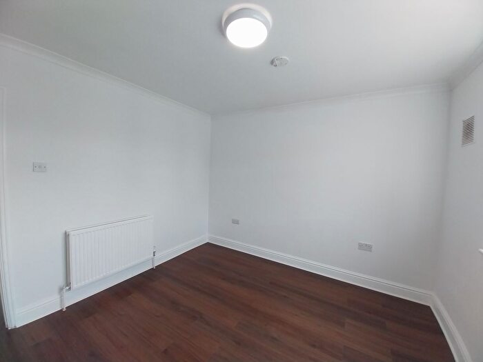2 Bedroom Flat To Rent In Beech House, Derley Road, Southall, UB2