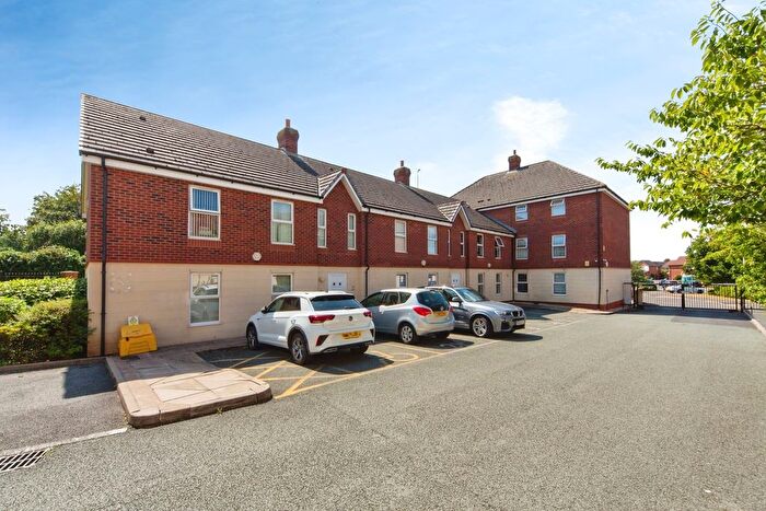 2 Bedroom Flat For Sale In Bonnington Close, St. Helens, Merseyside, WA10