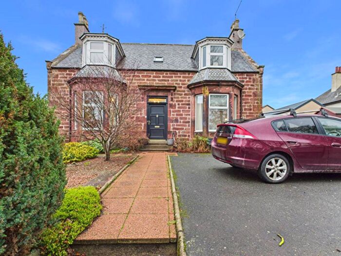 4 Bedroom Detached House For Sale In Banff Road, Turriff, AB53