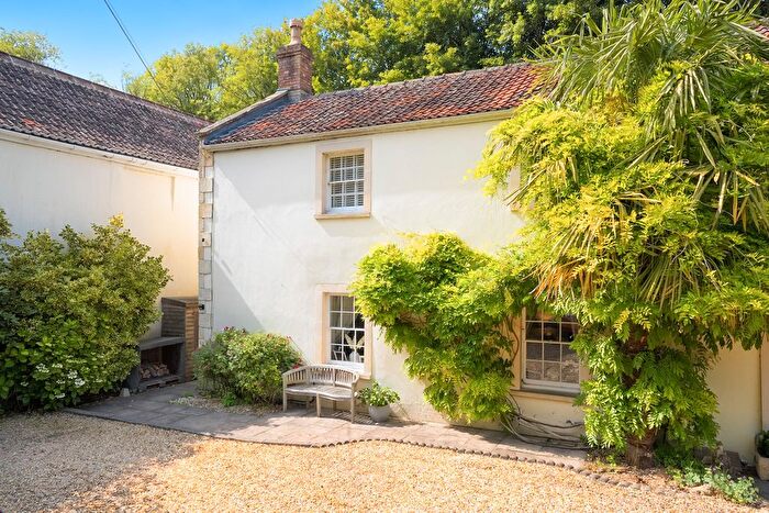 4 Bedroom Semi Detached House For Sale In Lower Silk Mill, Darshill, BA4