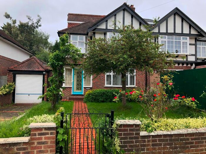 4 Bedroom Semi-Detached House To Rent In Grasmere Avenue, London, SW15