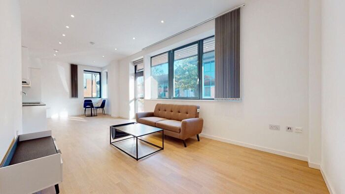 1 Bedroom Flat To Rent In Riverbank Way, Brentford, TW8