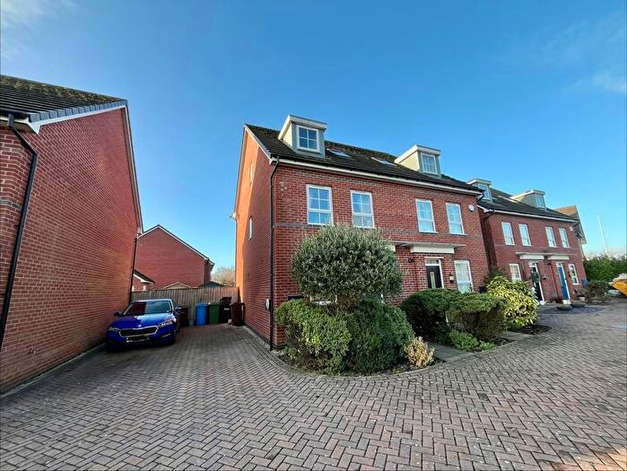 4 Bedroom Semi-Detached House For Sale In Thunderbolt Avenue, Warton, Preston, PR4