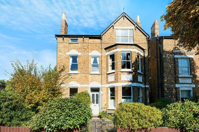 2 Bedroom Flat To Rent In Westcombe Park Road, London, SE3
