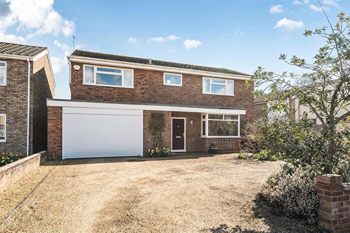 5 Bedroom Detached House For Sale In Putnoe Lane, Bedford, MK41