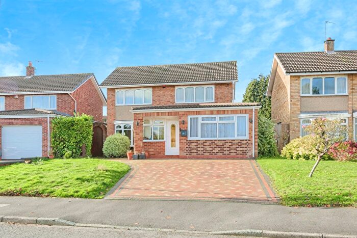 3 Bedroom Detached House For Sale In Hillcrest Road, Sutton Coldfield, B72