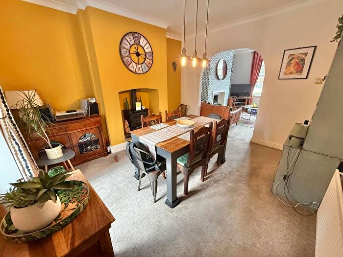 3 Bedroom Terraced House For Sale In Park Road, Barnsley, S70