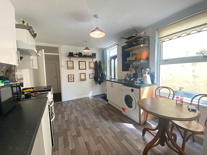 1 Bedroom Flat To Rent In Downend Road, Kingswood, Bristol, BS15