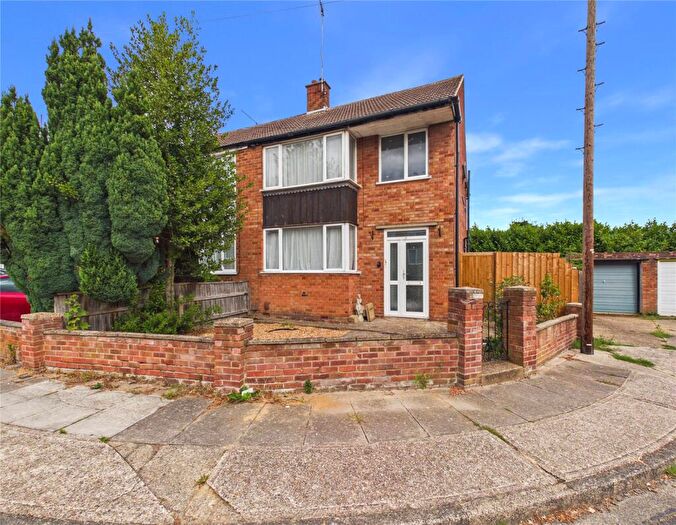 3 Bedroom Semi Detached House For Sale In Upton Close, Ipswich, Suffolk, IP4
