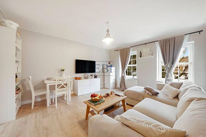 1 Bedroom Flat For Sale In Canton Street, London, E14