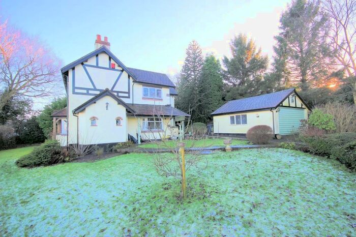 4 Bedroom Detached House For Sale In Fair View, Dark Lane, B62