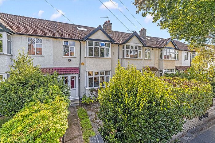 4 Bedroom Terraced House To Rent In Holly Bush Lane, Hampton, TW12