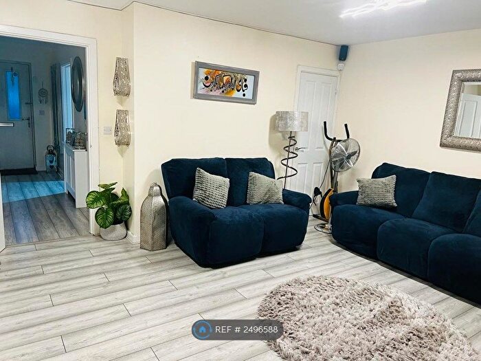 3 Bedroom Semi-Detached House To Rent In Heathland Way, Grays, RM16