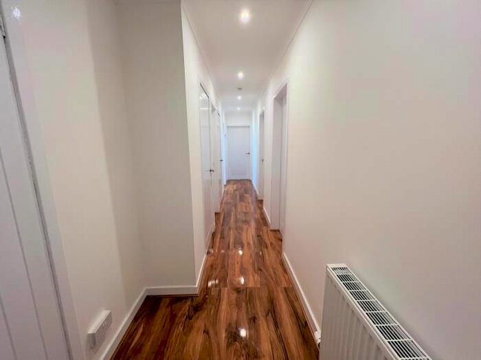 2 Bedroom Flat To Rent In Riccarton, East Kilbride, Glasgow, G75